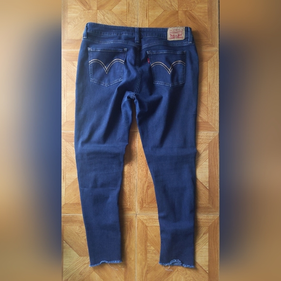 Levi's dark wash535 super skinny - size 32 - Picture 3 of 5